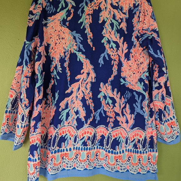 Lilly Pulitzer Luna Bay Top Size Medium - Picture 2 of 5